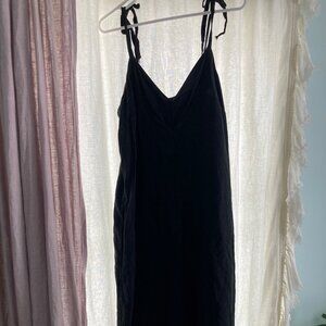 HATCH-1 Linen-Blend Tie-Sleeve V Neck 4th Trimester Dress